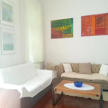 Chic Cozy Quiet Deluxe Citycenter In Astoria With Ac Apartament