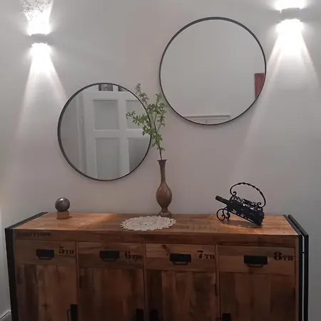 Διαμέρισμα Chic Cozy Quiet Deluxe Citycenter In Astoria With Ac Βουδαπέστη