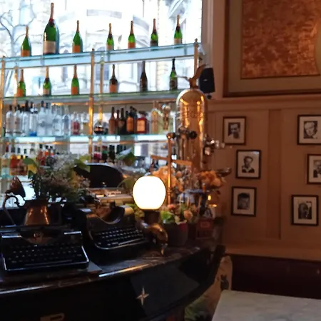 Διαμέρισμα Chic Cozy Quiet Deluxe Citycenter In Astoria With Ac Βουδαπέστη