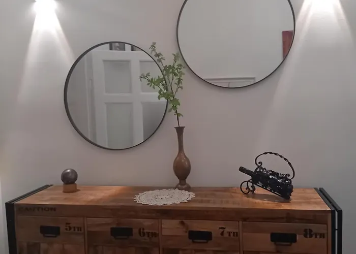 شقة Chic Cozy Quiet Deluxe Citycenter In Astoria With Ac بودابست
