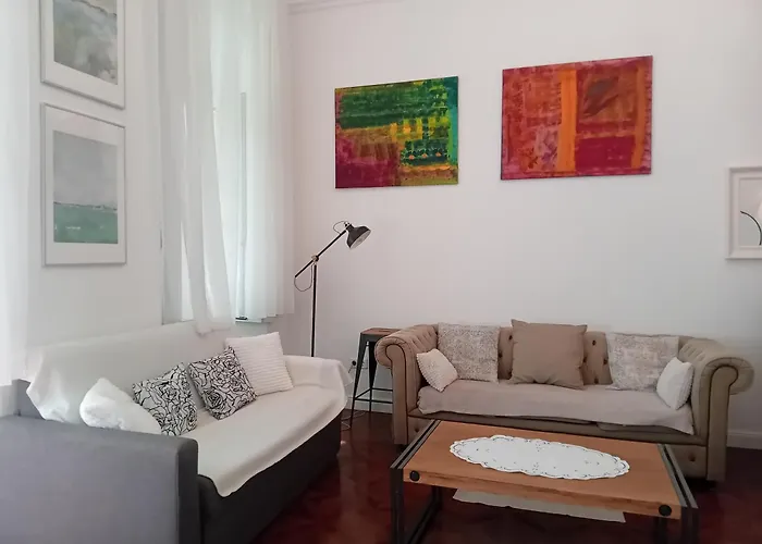 Chic Cozy Quiet Deluxe Citycenter In Astoria With Ac بودابست