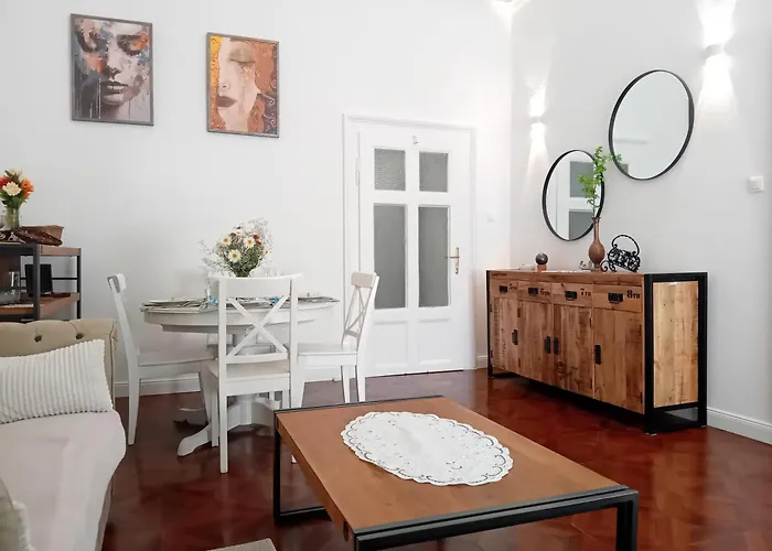 Chic Cozy Quiet Deluxe Citycenter In Astoria With Ac