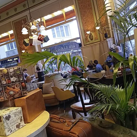 Chic Cozy Quiet Deluxe Citycenter In Astoria With Ac * Budapest